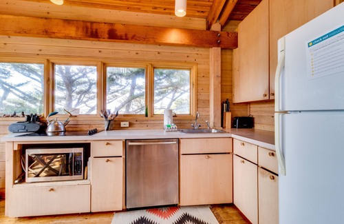 Oceanside House | Hand-Built Gem with Two Large Decks and Incredible Views - 1/4 Mile to the Beach