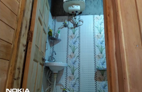 Chakrata House | Handaik Apple Homestay