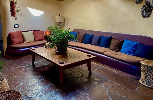 La Tierra House | Handcrafted sanctuary on 10 acres only 15 minutes from Santa Fe plaza.