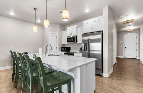St. George Condo | Handicap Accesible Suite | Sleeps 10 | 2nd Floor