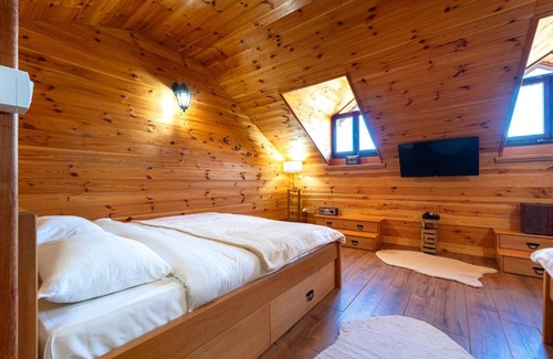 Karuc Villa | Handmade house Rijeka Crnojevica