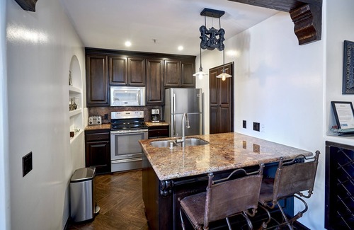 Catalina Island House | HANDS DOWN THE BEST DEAL IN HAMILTON COVE!
