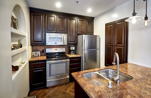 Catalina Island House | HANDS DOWN THE BEST DEAL IN HAMILTON COVE!