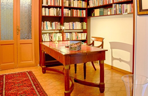 Montegrino Valtravaglia House | Handsome villa with magnificent garden and large pool