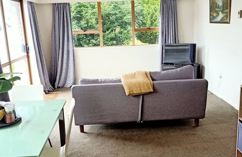 Pukekohe Other | Handy 2 Beddy - Close to Town Centre