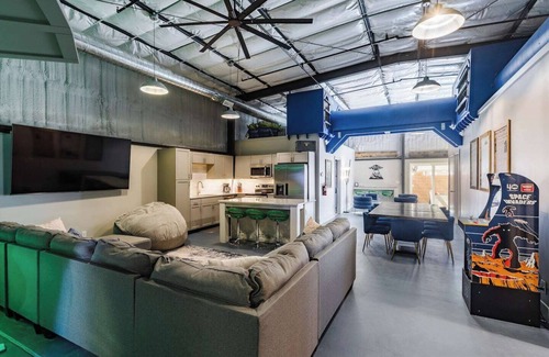 Hurricane House | Hangar 18 @ Area 51 | Themed | Pet Friendly