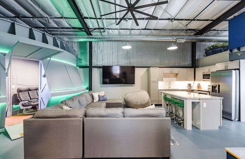 Hurricane House | Hangar 18 @ Area 51 | Themed | Pet Friendly