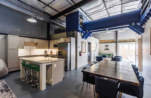 Hurricane House | Hangar 18 @ Area 51 | Themed | Pet Friendly