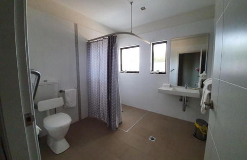 Bombira Bed & Breakfast | Hangar House Mudgee