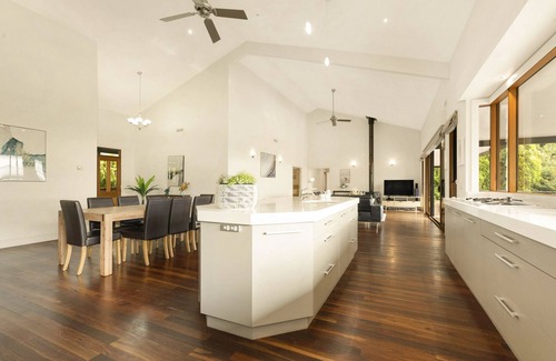 Olinda House | Hanging Garden On Mernda- Mountain view retreat