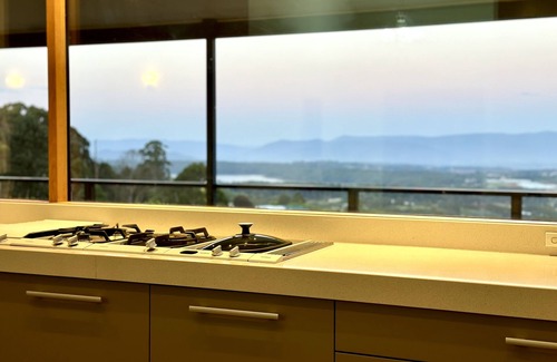 Olinda House | Hanging Garden On Mernda- Mountain view retreat