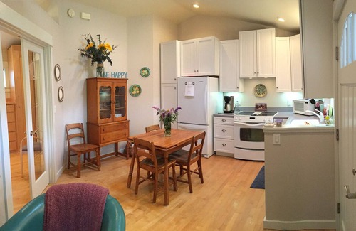 Historic Railroad District Cottage | Hanna's House- Your Home Away from Home