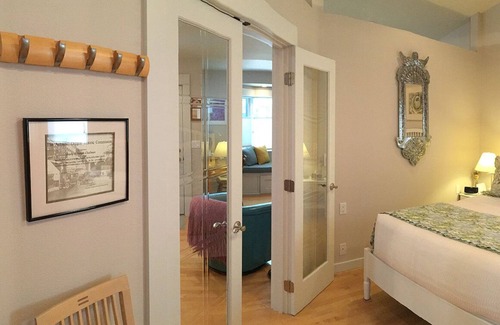 Historic Railroad District Cottage | Hanna's House- Your Home Away from Home