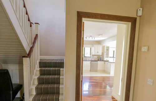 Keash House | HANNON'S COUNTRY FARMHOUSE, pet friendly in Ballymote, County Sligo