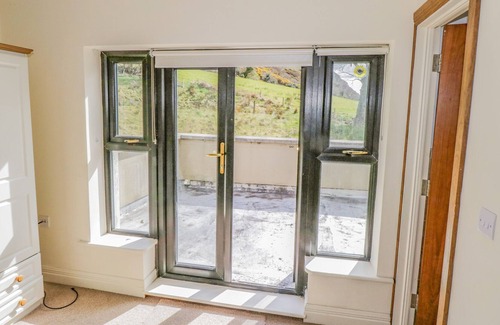 Keash House | HANNON'S COUNTRY FARMHOUSE, pet friendly in Ballymote, County Sligo