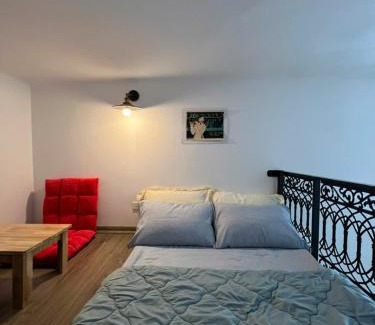 Hang Dao Apartment | Hanoian Traditional Stay - City view - Old Quarter
