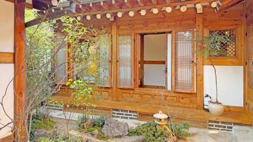Gahoe-dong House | Hanok J'Nor