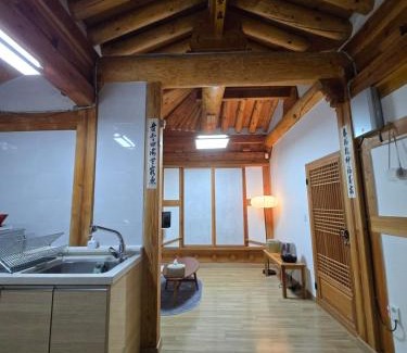 Gyeongju House | Hanok Myeongdang