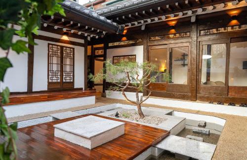 Anam-dong House | Hanok Stay Wolha Jeong - 5mins to Jongno Seoul