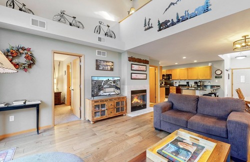 Estes Park Condo | Hansen's Hideaway - convenience & comfort