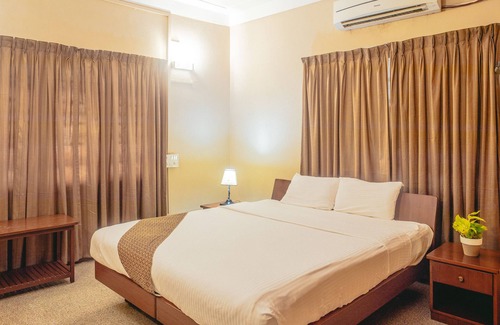 Thousand Lights West Bed & Breakfast | Hanu Reddy Residences Wallace Garden