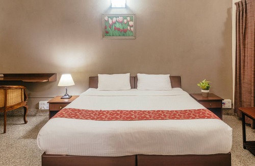 Thousand Lights West Bed & Breakfast | Hanu Reddy Residences Wallace Garden