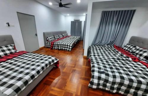 Gelam House | Happy 2 Homestay (28 pax) (swimming pool)