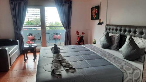 Jomtien Hotel | Happy Beach Jomtien Guesthouse