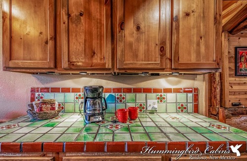 Ruidoso Cabin | Happy Bears Cabin: Be as happy as the bears at Happy Bears Cabin! Pet friendly.