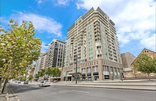 Adelaide Central Business District Apartment | Happy bnb suite on Adelaide CBD