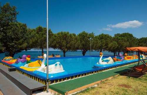 Lovrecica Resort | Happy Camp Mobile Homes in Camping Park Umag
