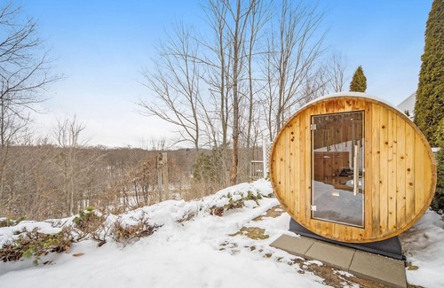 Harbor Springs Bed & Breakfast | Happy Days and Nights - Bear's Den