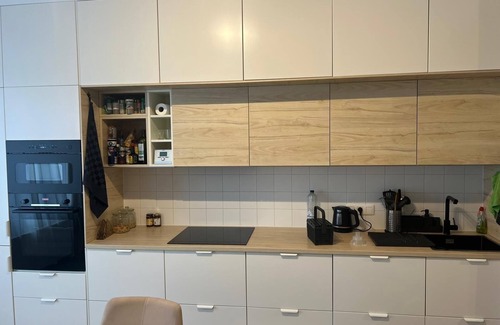 Sint-Pieters-Woluwe Apartment | Happy family