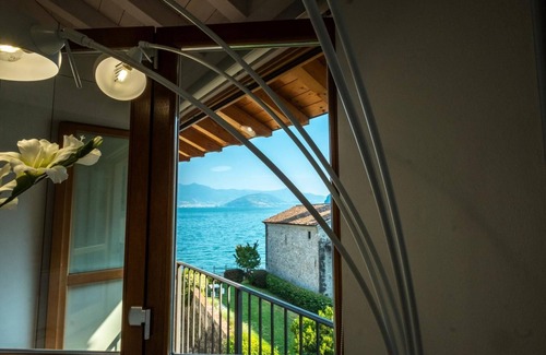 Riva di Solto Apartment | Happy Guest Apartments Lake and Style