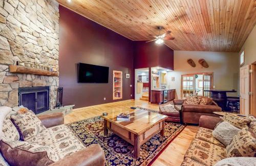 Woodstock House | Happy Hideaway