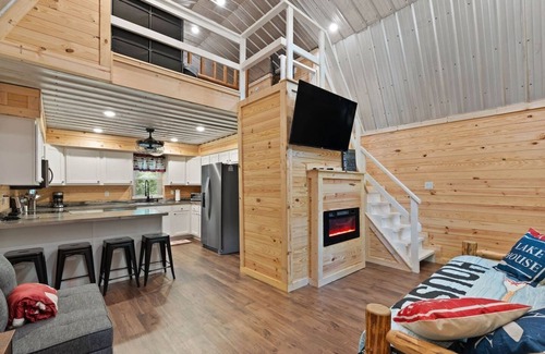 Birdseye Cabin | Happy Hollow cottage @ Patoka
