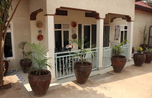Remera House | Happy Home and dine - Pretty Bed and breakfast home for travelers.