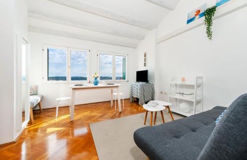 Rovinj Apartment | Happy House Bregovita by Irundo