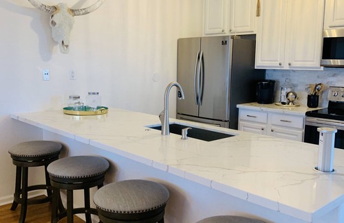 Galveston House | Happy House, minutes to the Beach!