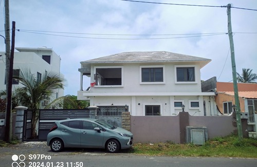 Blue Bay House | Happy House - With beautiful pool & 1 minute walk to amazing Blue Bay beach