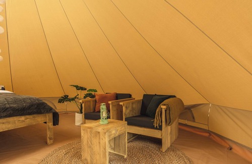 Zuna Resort | Happy in the meadow tent with private sanitary facilities | 2 pers.