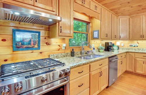 Ellijay Cabin | 'Happy Jack's Cabin' on River w/Deck & Game Room!