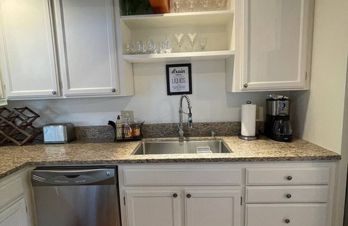 Arnold House | Happy Lake Chalet Near Big Trees & Skiing, Dogs OK! Fast WI-FI