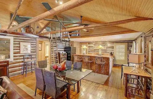 Folly Beach Cabin | Happy Landing, cheerful two bedroom cabin w/pool