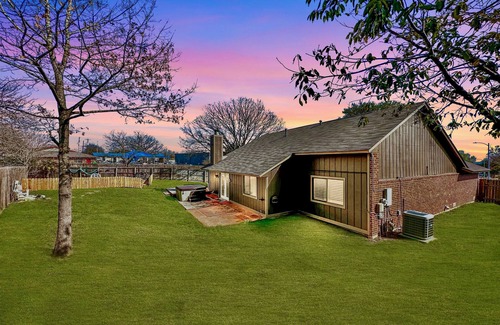 Live Oak House | Happy little get away with pool and hot tub