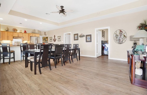 Crystal Beach House | Happy Ours, Unobstructed View, Sleeps 10, 4/3, Dog Friendly