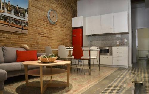 Sants-Montjuic Apartment | Happy People Plaza España Apartments