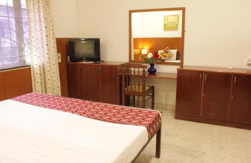 Mylapore Tiruvallikk Bed & Breakfast | Happy Planet