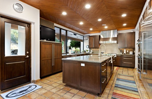 Camelback East House | Happy Roadrunner | VRBO's 2023 Vacation Home of the Year
