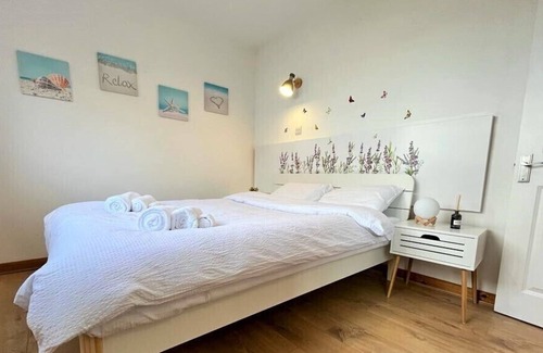 Youghal Villa | Happy Sandy Feet - Modern & cozy home with lovely sea views- Long Term Discounts
